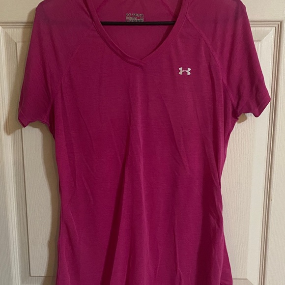 6 Under Armour Women’s Short Sleeve Tees - Black, Pink, Gray, and Maroon S M - Picture 4 of 13